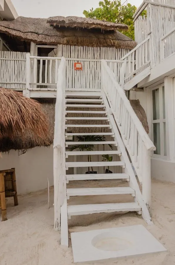 Shambala Petit Hotel تولوم